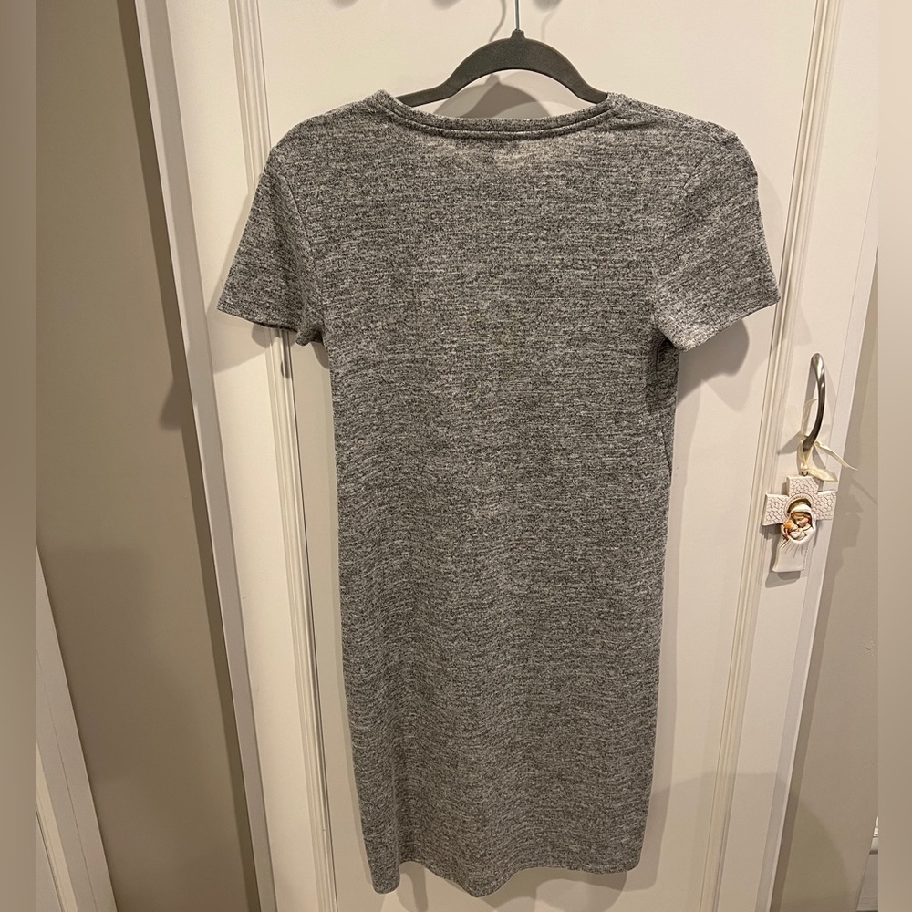 Express Gray high low short sleeved top - Picture 2 of 4
